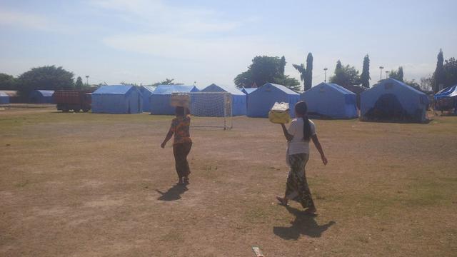 suasana lengang di pengungsian GOR Swecapura