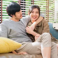 ilustrasi couple cinta/WHYFRAME/Shutterstock