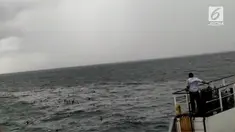 Kapal yang membawa 70 penumpang di Danau Toba tenggelam. Sebagian besar penumpang belum ditemukan.