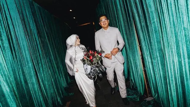 10 Detail Penampilan Sivia Azizah Menikah dengan Sentuhan Adat Minang, Hijab Turban Jadi Andalan