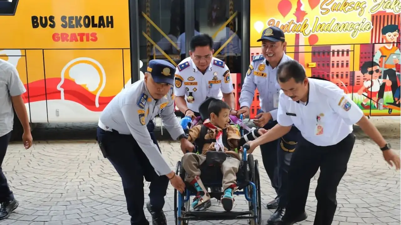 Bus sekolah gratis khusus penyandang disabilitas diluncurkan Kementerian Perhubungan DKI Jakarta. (Foto: Dishub DKI Jakarta)