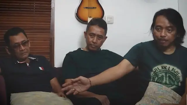 Dewa Budjana membentuk Trio Duaji