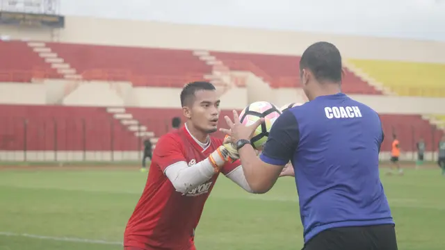 Kiper PSMS Medan, Dhika Bhayangkara