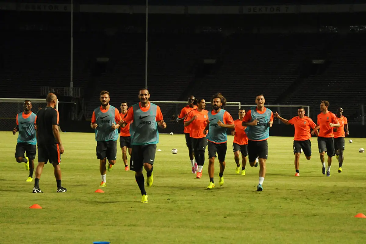 Juve Jajal Rumput GBK
