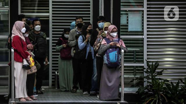 FOTO: Pemerintah Umumkan Pelonggaran Pemakaian Masker di Luar Ruangan