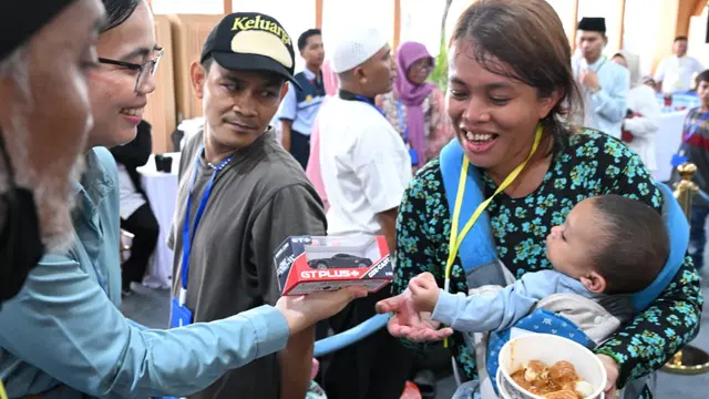 Prabowo Open House di Istana, Anak-Anak Dapat Mainan Mobil hingga Boneka