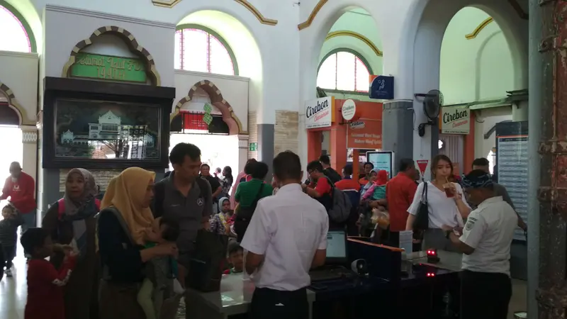 Puncak Arus Balik, 16 Ribu Penumpang Padati Stasiun Cirebon Besok