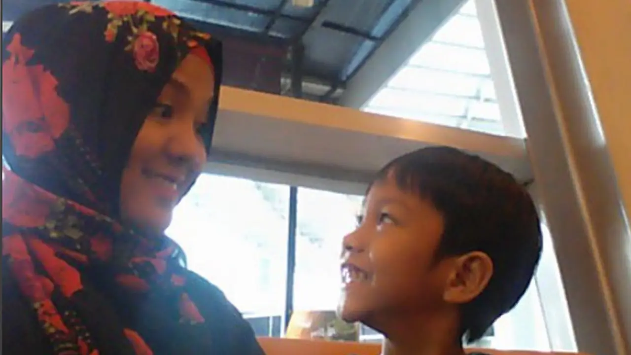 [Bintang] Renita Sukardi dan Anak