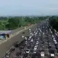 Antrean kendaraan pribadi sudah terjadi saat memasuki pintu gerbang Tol Ciawi.