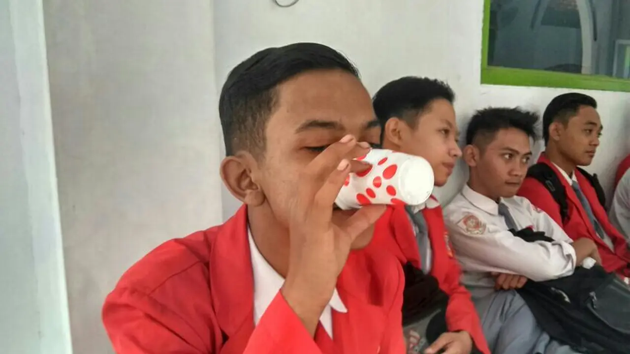 Tradisi Minum Teh Jelang UNBK di Probolinggo
