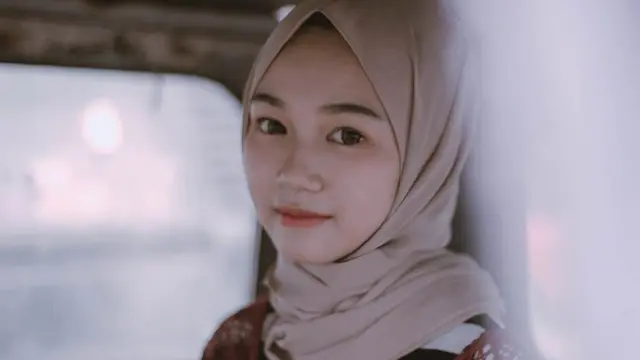 7 Pesona Mita, Model Video Klip Kekeyi yang Curi Perhatian