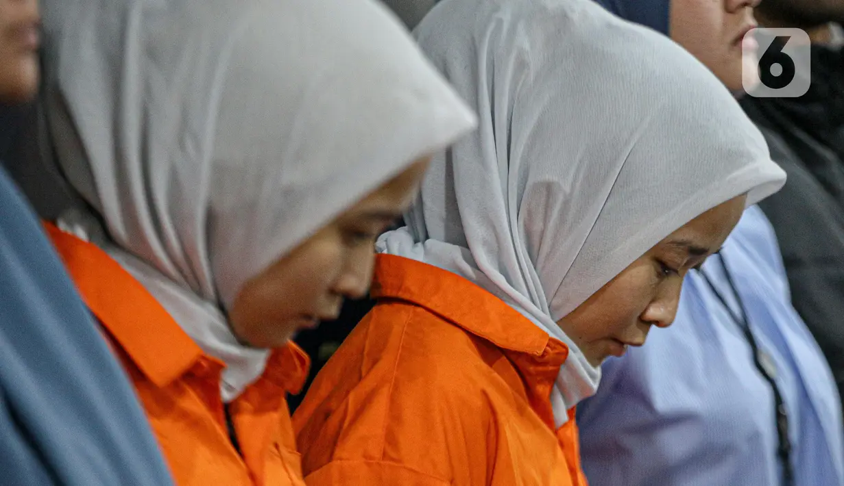 Selain itu, mereka juga turutn melakukan penggelapan mobil rental. (Liputan6.com/Faizal Fanani)
