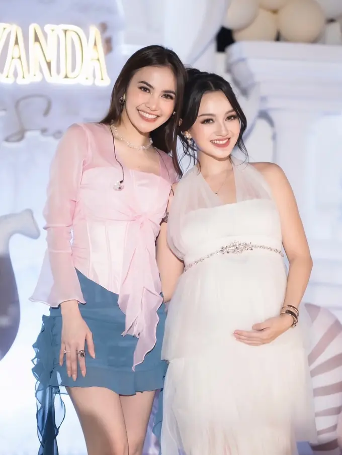 Mahalini Meriahkan Gender Reveal. [@nandaarsynt]