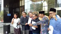 Para tokoh lintas agama mendatangi gedung KPK untuk menyatakan sikap menolak revisi UU Nomor 30 Tahun 2002 tentang KPK, Selasa (10/9/2019). (Liputan6.com/Fachrur Rozie)