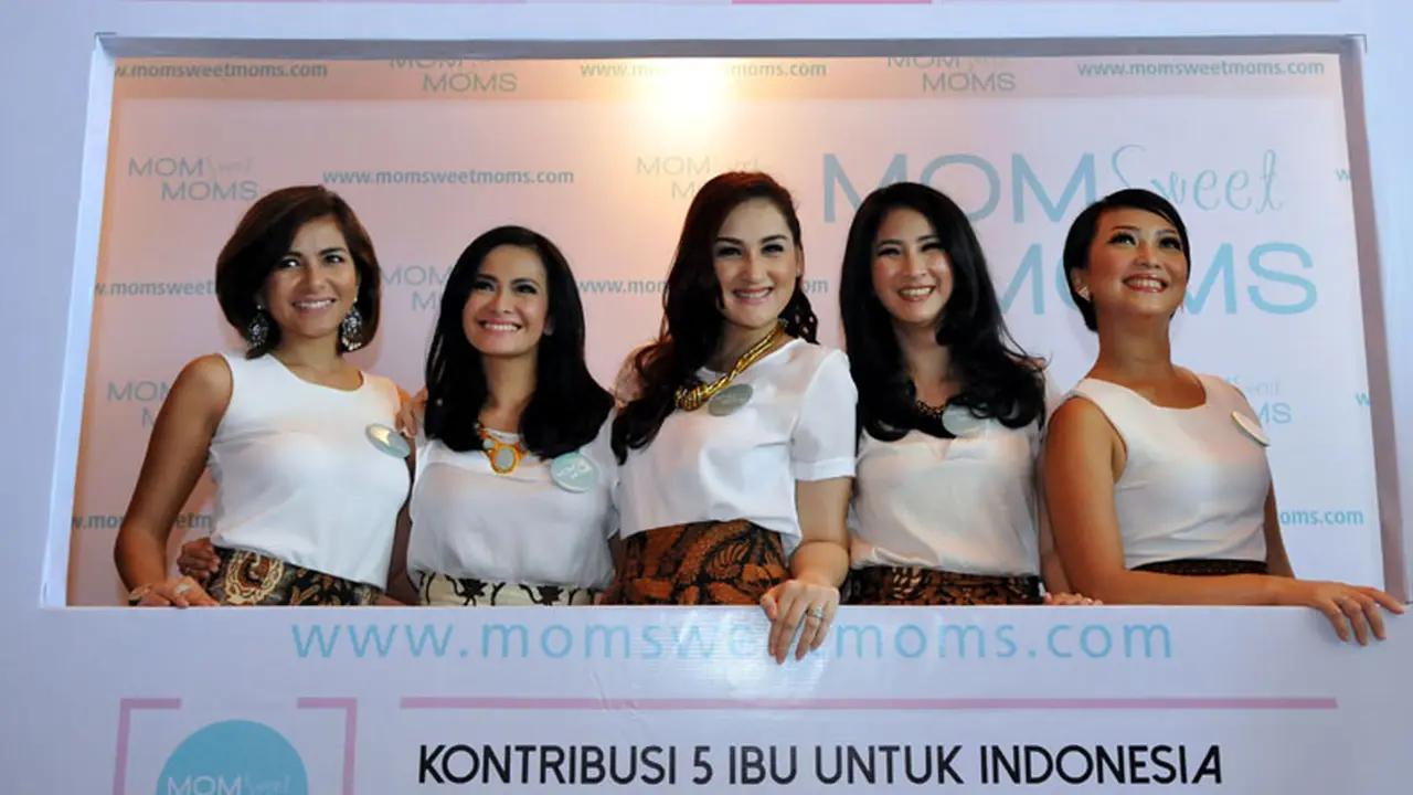 [Bintang] Novita Angie, Ersa Mayori, Mona Ratuliu, Nola Baldy, Meisya Siregar