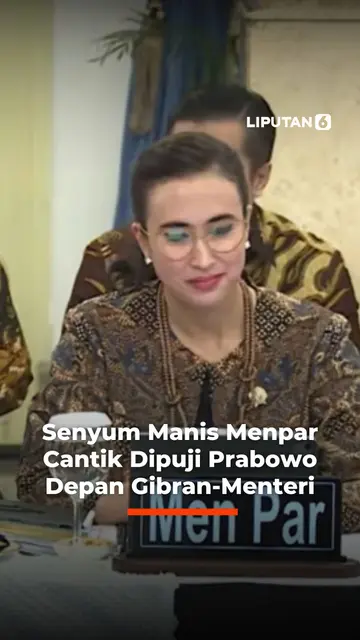 Senyum Manis Menpar Cantik Dipuji Prabowo Depan Gibran-Menteri