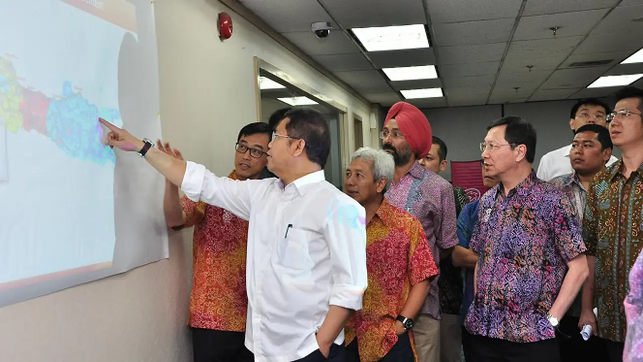 Menkominfo Juga Blusukan ke Tri di Malam Takbiran