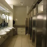 Supaya bisa lebih berhati-hati, ini 8 tempat yang biasa jadi lokasi untuk menyembunyikan kamera di toilet umum. (Foto: enviro-master.com)