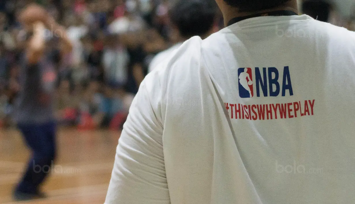 Suasana acara promosi NBA di Kolese Kanisius, Jakarta, Jumat (2/2/2018). Pengenalan NBA ke sekolah ini untuk meningkatkan animo generasi muda Indonesia untuk semakin mengenal dan mencintai basket. (Bola.com/Asprilla Dwi Adha)