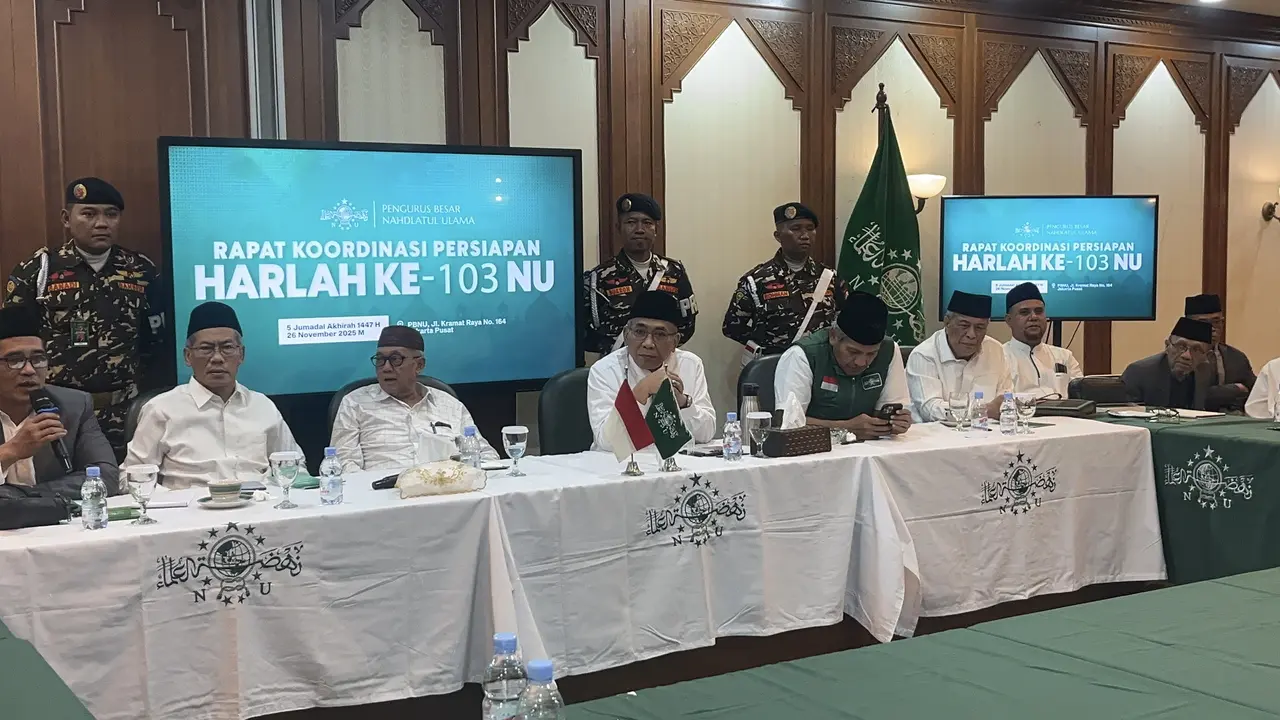 Ketua Umum PBNU Yahya Cholil Staquf atau Gus Yahya  dalam konferensi pers di Kantor Pusat PBNU, Jakarta Pusat, Rabu (26/11/2025).