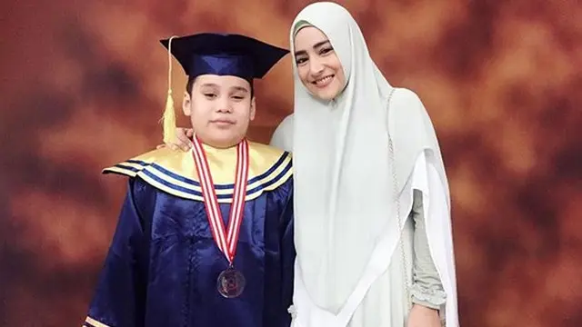 [Fimela] Cindy Fatika Sari