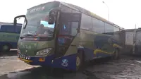 Ini bus ALS yang ditumpangi Ridwan Sitorus atau Ius Pane dari Bogor menuju Medan. (Liputan6.com/Reza Perdana)