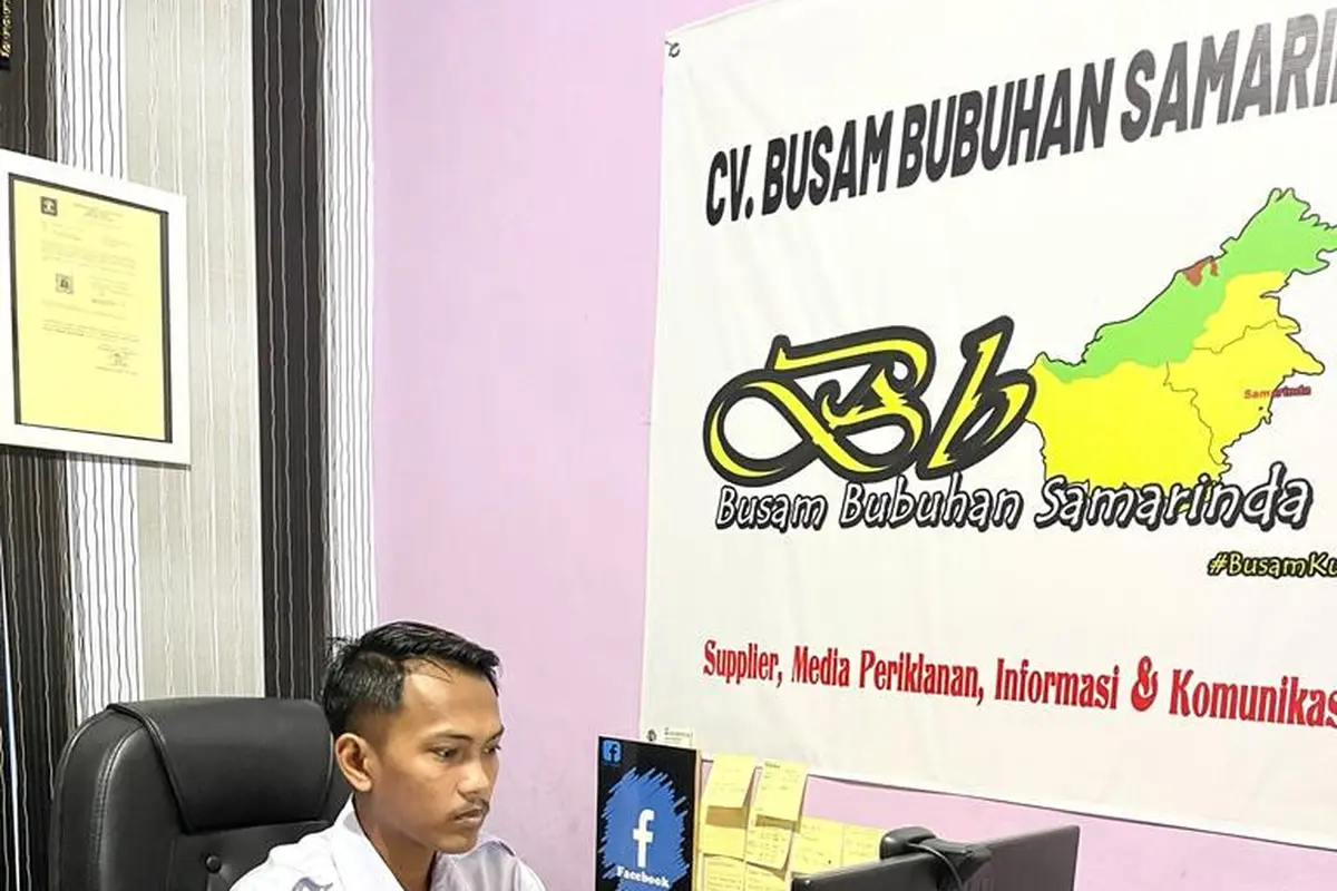 Imam Parmono menggairahkan ekonomi warga Samarinda dengan Facebook.