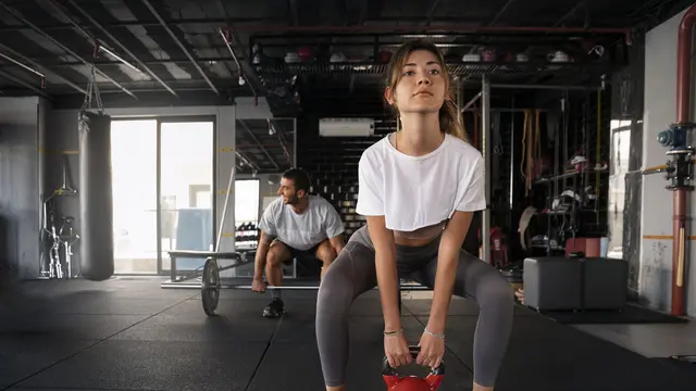 Ilustrasi Olahraga di Gym/Photo by Freepik