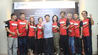 Tujuh legenda bulutangkis, termasuk Susi Susanti dan Alan Budikusuma, akan mencari atlet muda potensial dalam Audisi Umum Djarum Beasiswa Bulutangkis yang digelar di Gedung Bikasoga, Bandung pada 12-14 Maret 2016. (Bola.com/Erwin Snaz)