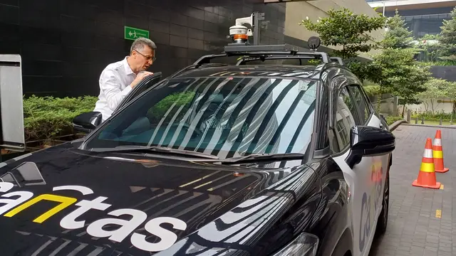 PT Roatex Indonesia Toll System (PT RITS) menyiapkan 40 unit mobil patroli untuk melacak aktivitas pergerakan mobil di sistem pembayaran tol tanpa henti atau multilane free flow (MLFF). (Maulandy/Liputan6.com)