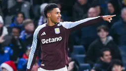Watkins mencetak dua gol krusial pada menit ke-63 dan ke-84 yang membawa Aston Villa meraih kemenangan penting. (AFP/Glyn Kirk)