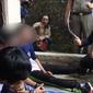 Wali Kota Bogor Bima Arya menginterogasi remaja penjual senjata tajam (Liputan6.com/Achmad Sudarno)
