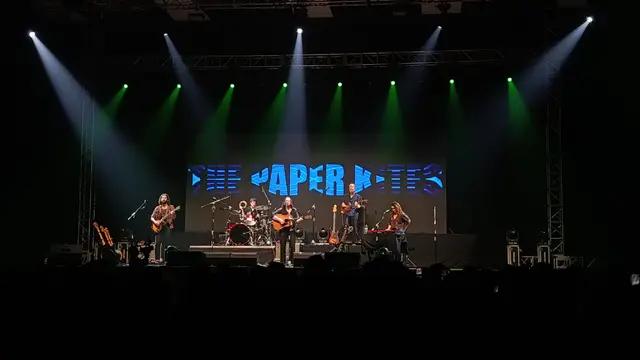 The Paper KItes