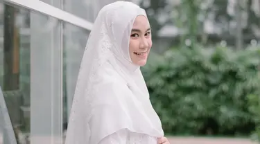 Pasangan Anisa Rahma dan Anandito Dwis kini tengah berbahagia. Pasalnya, keduanya tengah menantikan kelahiran calon anak pertama yang telah dinanti selama 4 tahun pernikahan. (Liputan6.com/IG/@anisarahma_12)