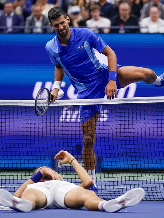<p>Novak Djokovic keluar sebagai juara US Open 2023 usai mengalahkan Daniil Medvedev. (AP Photo/Charles Krupa)</p>