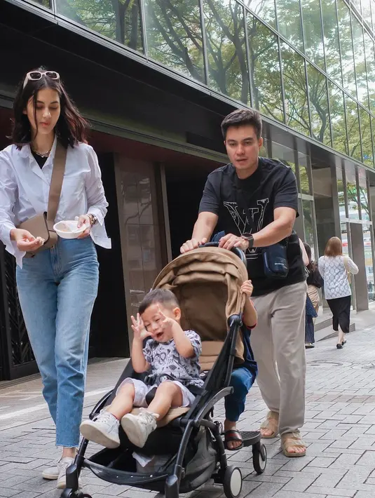 Penampilannya bikin pangling karena terlihat semakin langsing bak masih gadis. [Foto: IG/paula_verhoeven].