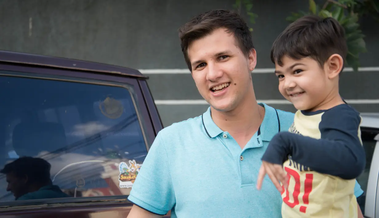 Sepertinya Arsen akhirnya punya ayah yang memperhatikannya (Foto: Desmond Manullang)