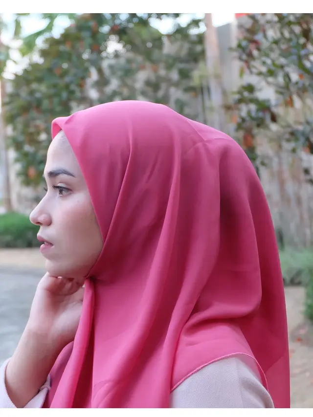 Gaya Fashion Rahmi Idola Cilik, Simple dan Elegan