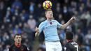 Pemain Manchester City, Kevin De Bruyne menempati peringkat kedua klasemen sementara dalam daftar pembuat assists dengan total 6 kali hingga pekan ke-11 Premier League. (Martin Rickett/PA via AP)