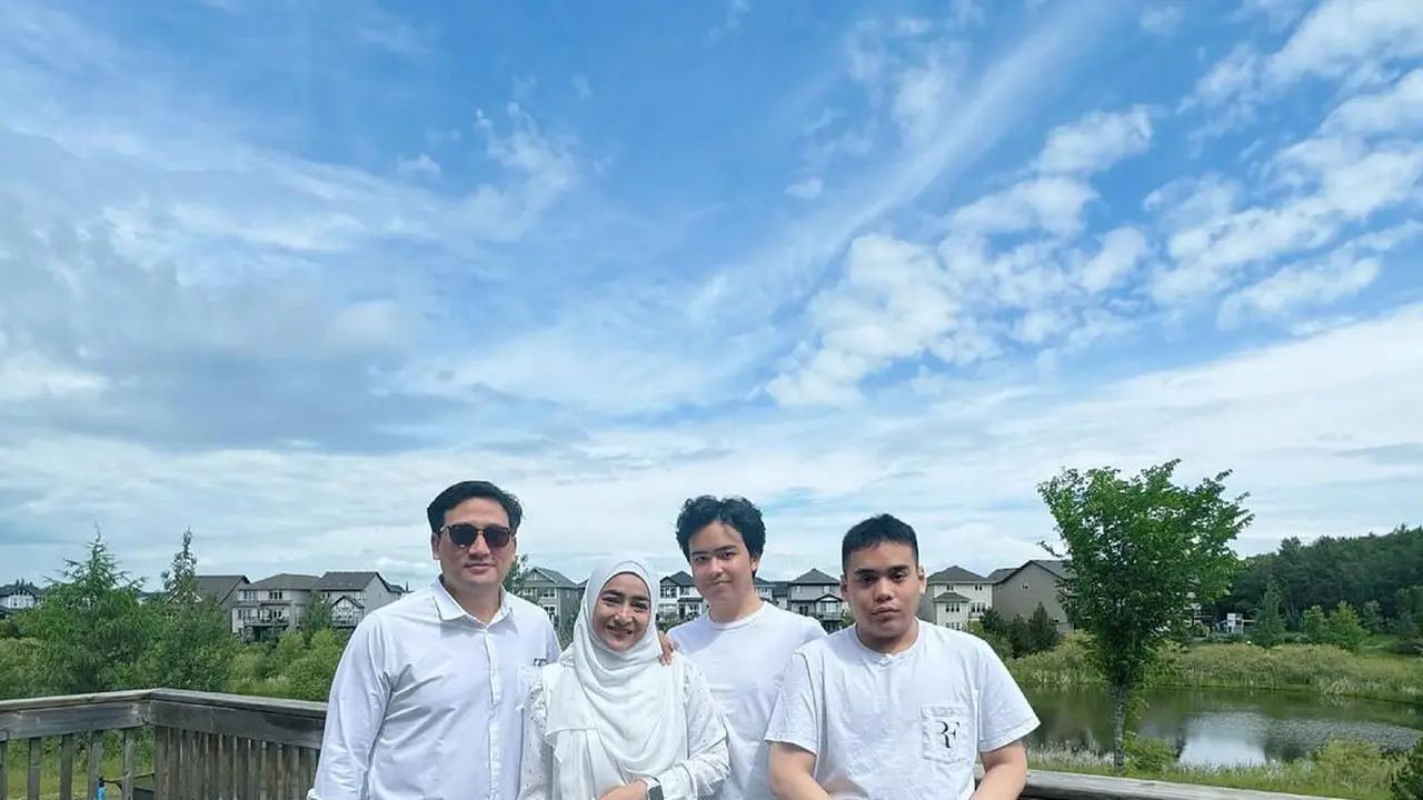 Cindy Fatikasari dan keluarga rayakan Canada Day (Instagram/cindyfatikasari)