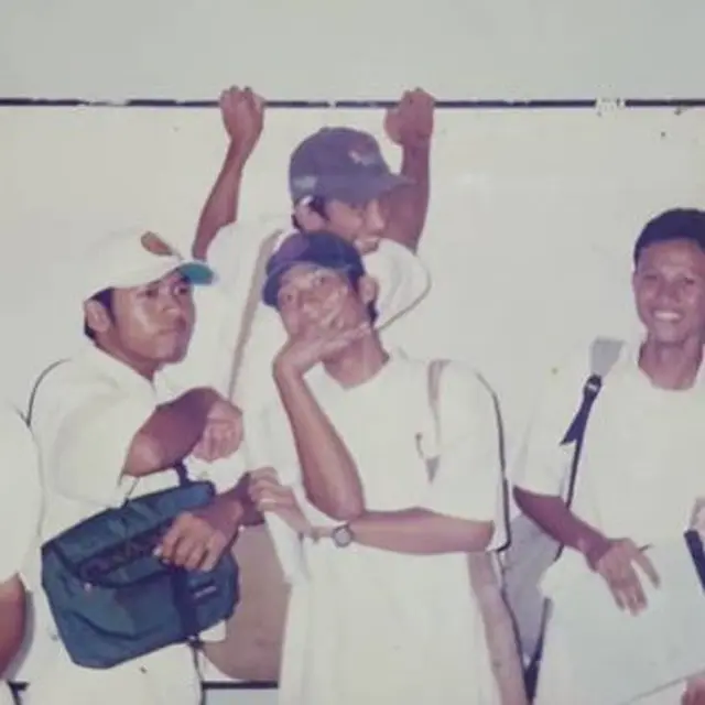 6 Foto Masa Remaja Denny Cagur, Dulu Sempat Jadi Penjual Gorengan
