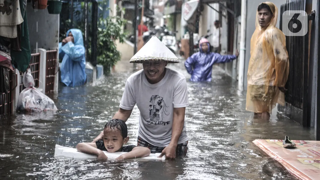 Banjir Rendam 5 RW di Bukit Duri