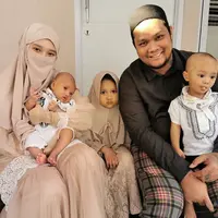 Potret kebersamaan Virgoun dan istri asuh buah hati (Sumber: Instagram/virgoun_)