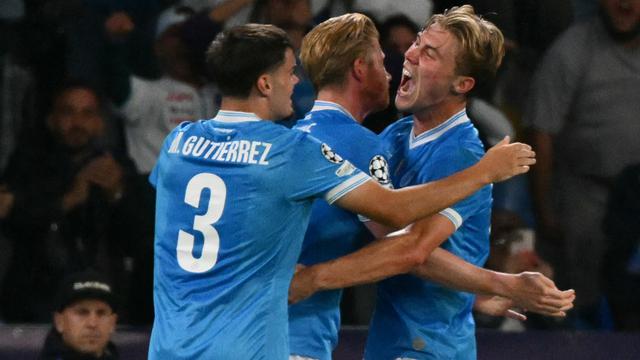 Duo Kevin De Bruyne dan Rasmus Hojlund