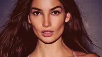 Model seksi Lily Aldridge saat memakai bra seharga US$ 2 juta itu atau setara Rp27 M berjuluk " Fireworks Fantasy Bra " buatan Victoria's Secret, California, Senin (2/11/ 2015). (static.independent.co.uk)