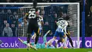 Setelah gol pembuka dari pemain asal Jepang tersebut, The Blues langsung kehilangan kendali dan akhirnya kalah tiga gol tanpa balas. (AFP/Glyn Kirk)