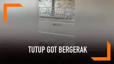 Sebuah video tengah menjadi perbincangan warganet di China.  Video itu memperlihatkan tutup got bergerak sendiri di jalan raya.