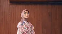 7 Model Baju Hijab Terbaru yang Fashionable, Cocok untuk Ibu-Ibu Modern di 2025