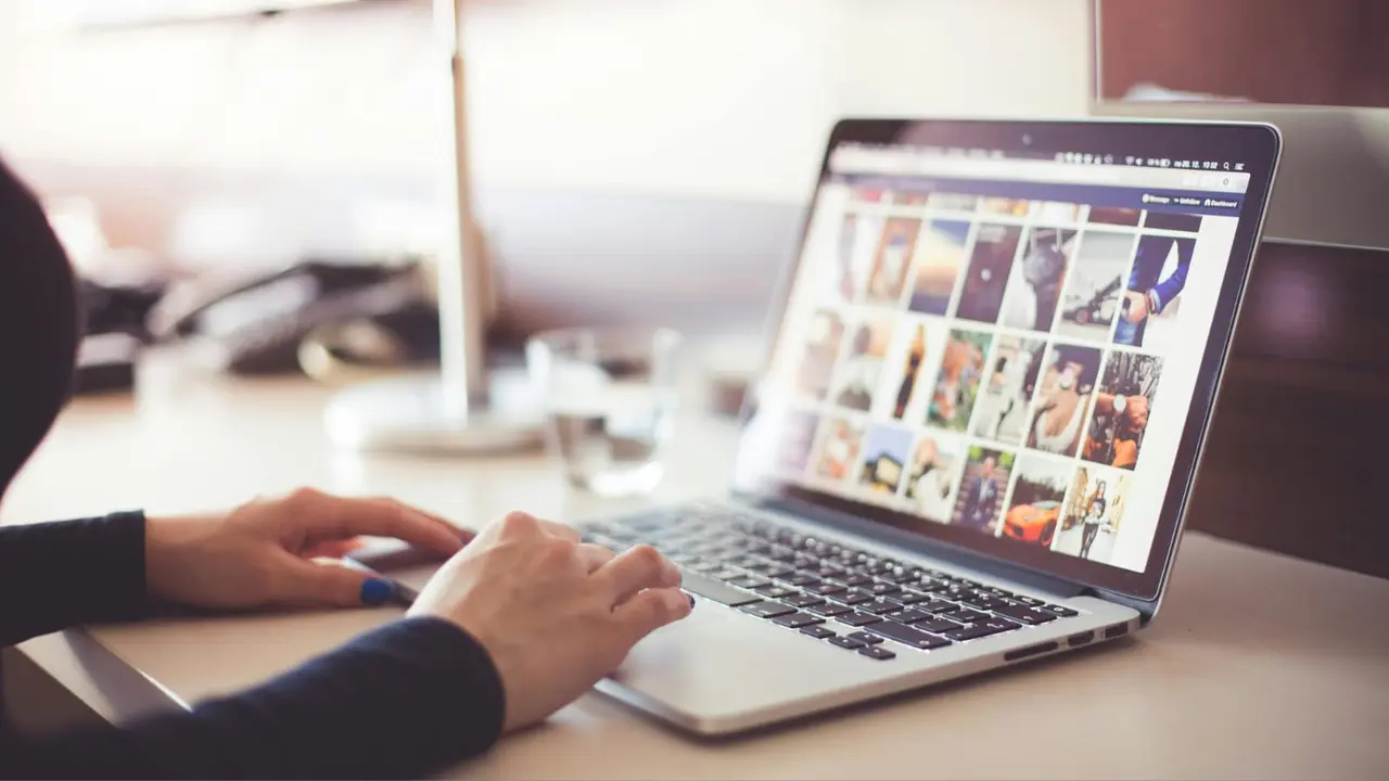 7 Cara Sederhana untuk Memaksimalkan Profil Media Sosial agar Terlihat Profesional (Virlia Sakina Ramada)