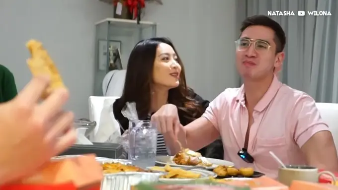 6 Momen Natasha Wilona Temani Verrell Bramasta Buka Puasa, Didoakan Balikan